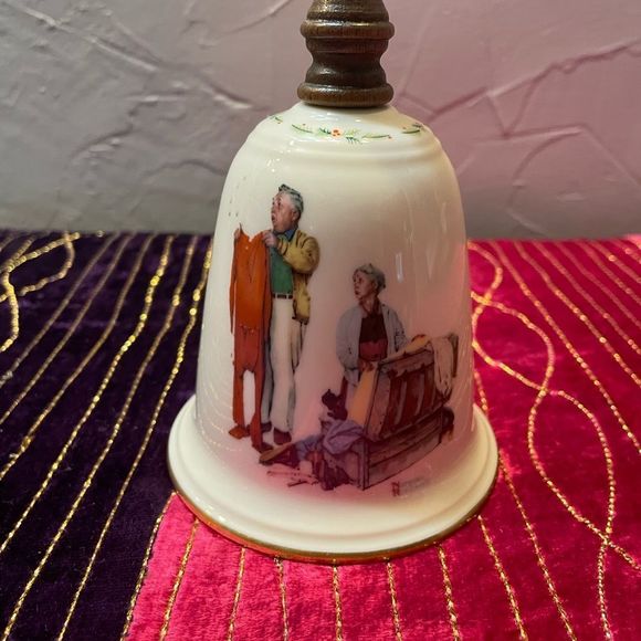 Norman Rockwell Gorham Chilly Reception 1980 Christmas Bell - Picture 6 of 8